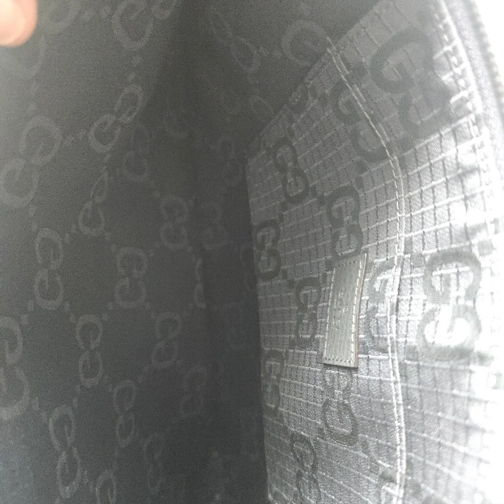 Gucci NWOT GG Monogram Ripstop Pouch Wristlet – Black Gray